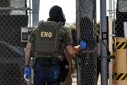 SRE reporta muerte de mexicano bajo custodia de ICE en Luisiana