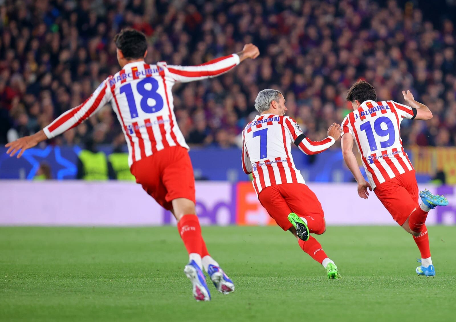 Los Colchoneros defienden el 2-0 del Camp Nou ante un Barça obligado a remontar
