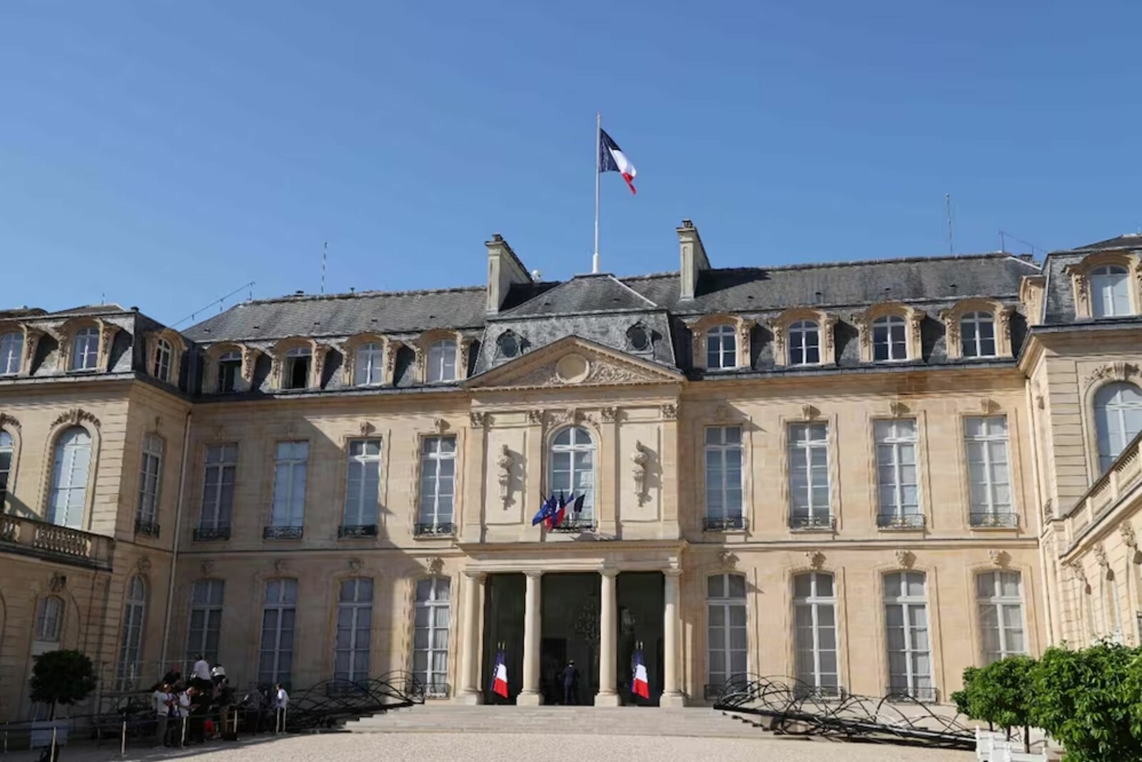 Allanan el Palacio del Elíseo en Francia por investigación de homenajes al Panteón
