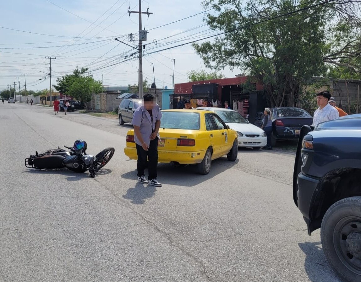 Motociclista resulta lesionado tras choque en la colonia Occidental