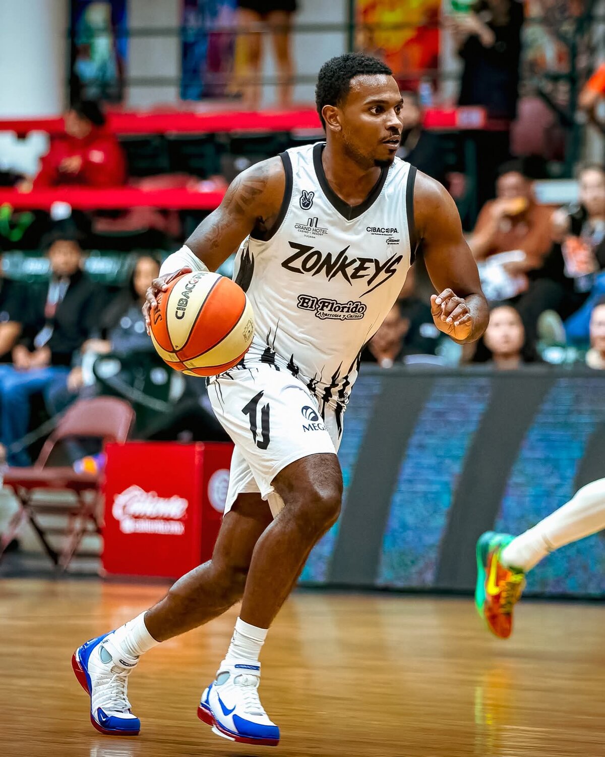 Zonkeys de Tijuana derrotan 90-83 a Toros Laguna con determinación en los minutos finales