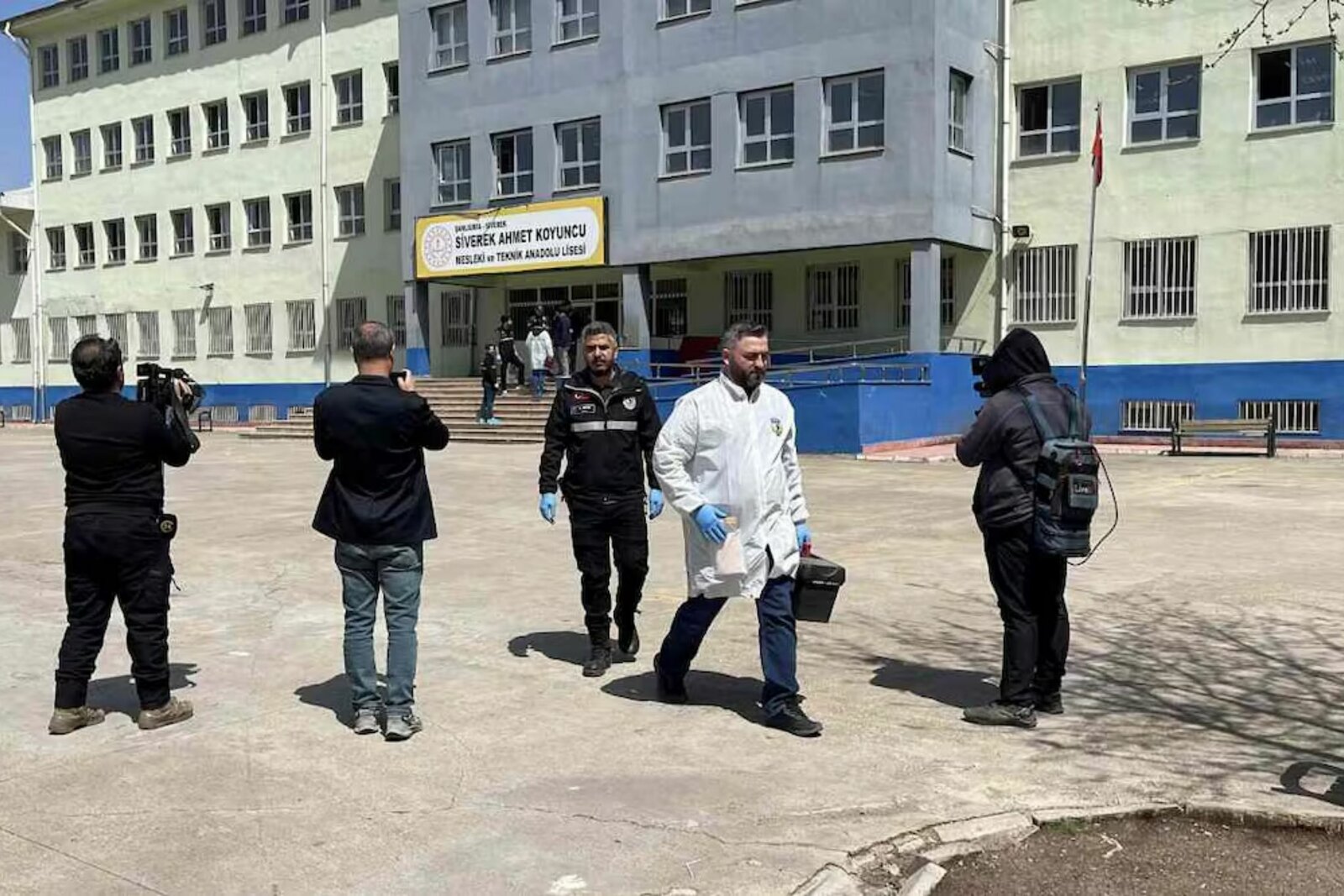 Alumno mata a 4 y deja 20 heridos en tiroteo en escuela de Turquía