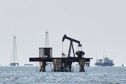 México compite con 14 países por inversión petrolera 2026
