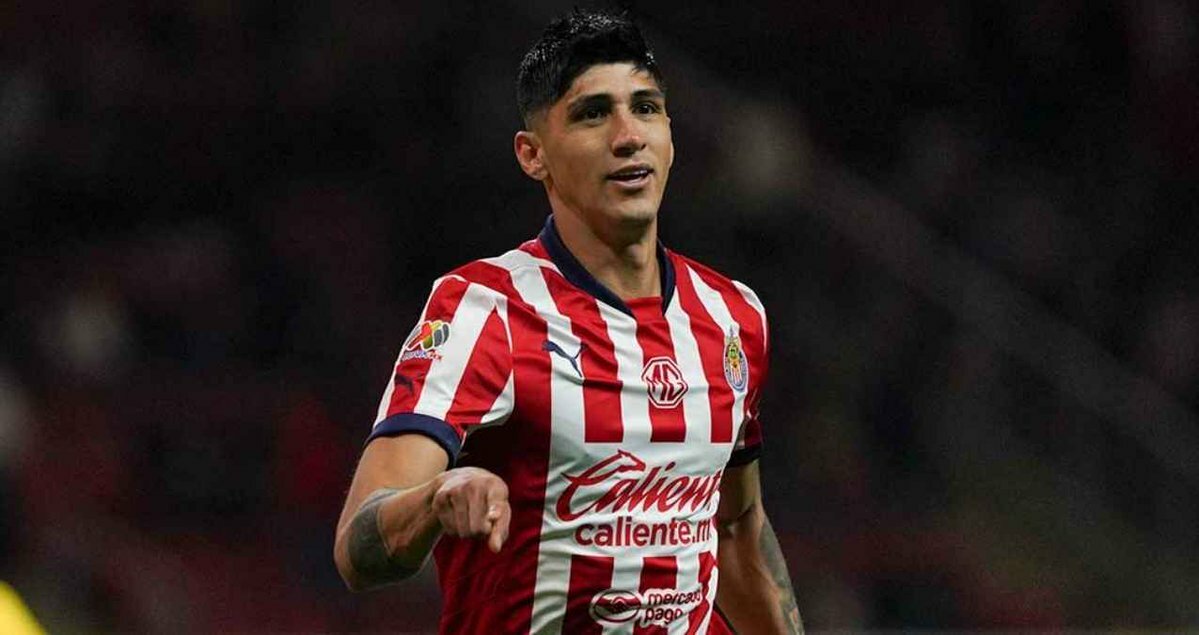 Chivas hace oficial la salida de Alan Pulido del club
