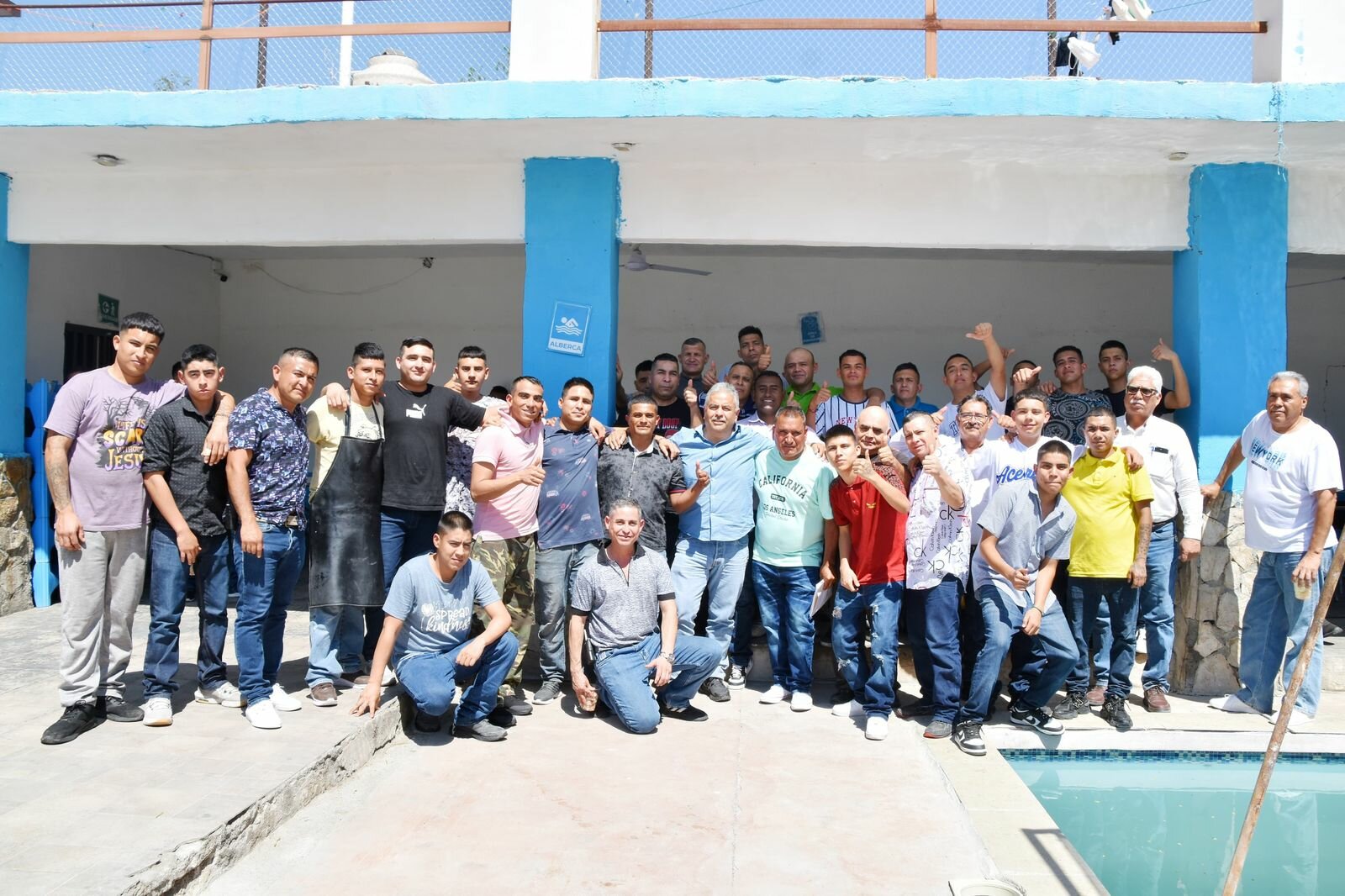 Nadie está solo en su proceso de salir adelante: Víctor Leija 