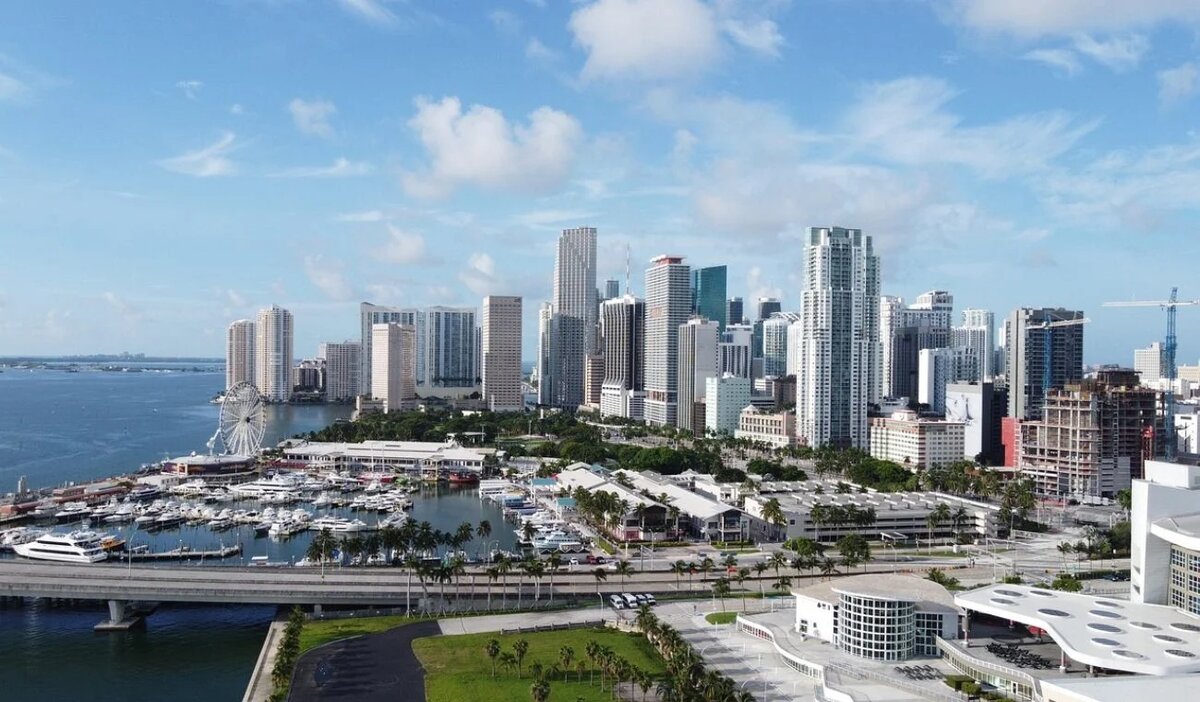 Hoteles en EU bajan precios ante baja demanda del Mundial 2026