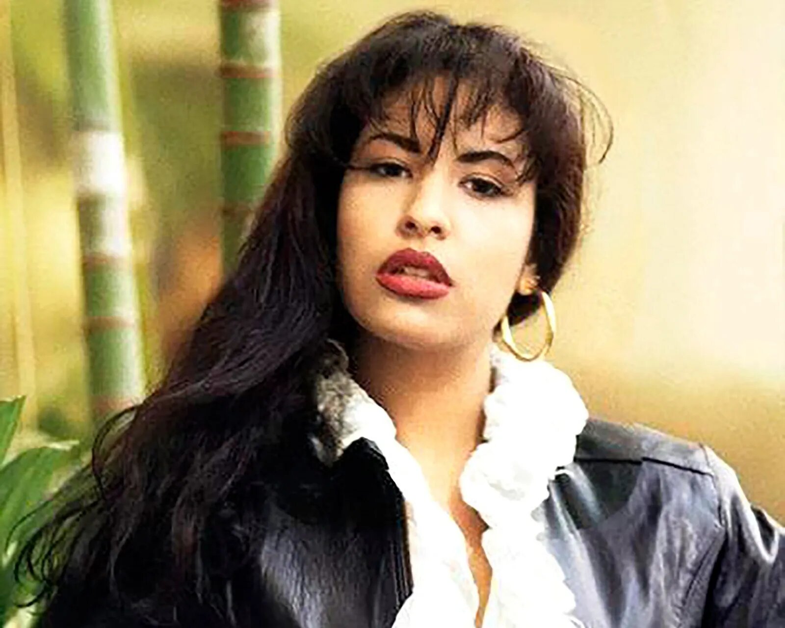 “Hoy celebrará con su papá”: Selena Quintanilla cumpliría 55 años y su legado conmueven
