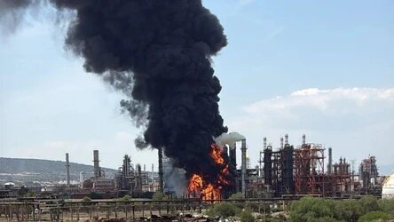 Pemex reporta incidente menor en refinería de Tula tras columna de humo