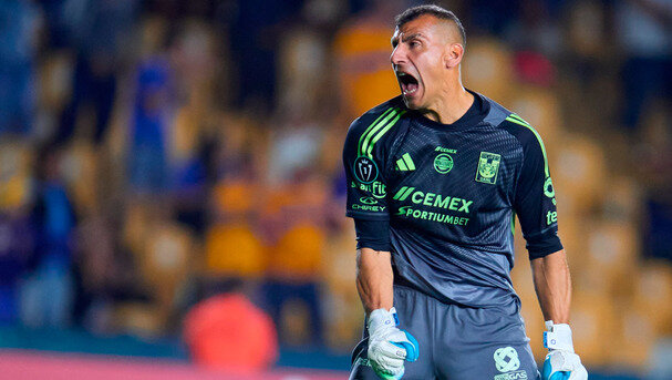 Nahuel Guzmán alcanza 550 partidos con Tigres y seguirá un año más en el club