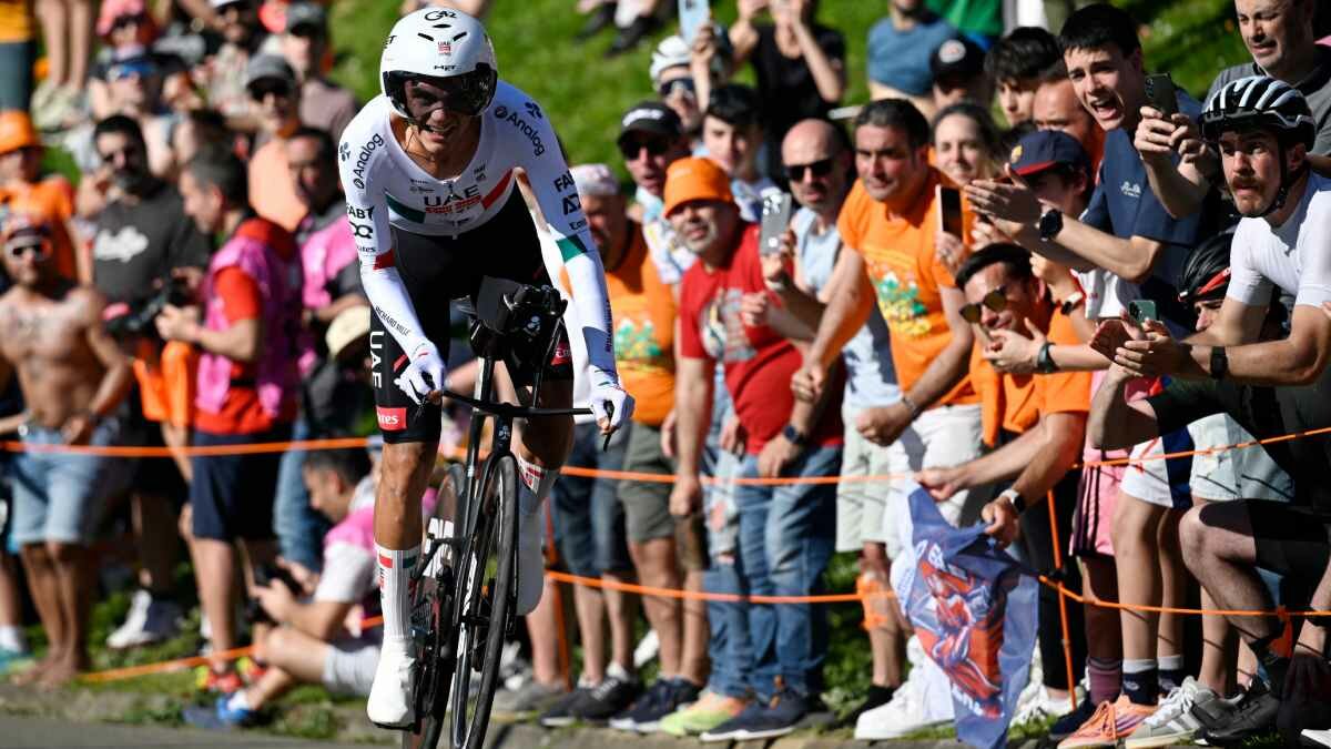 Isaac del Toro fuera de la Amstel Gold Race 2026 por lesión muscular en el muslo derecho