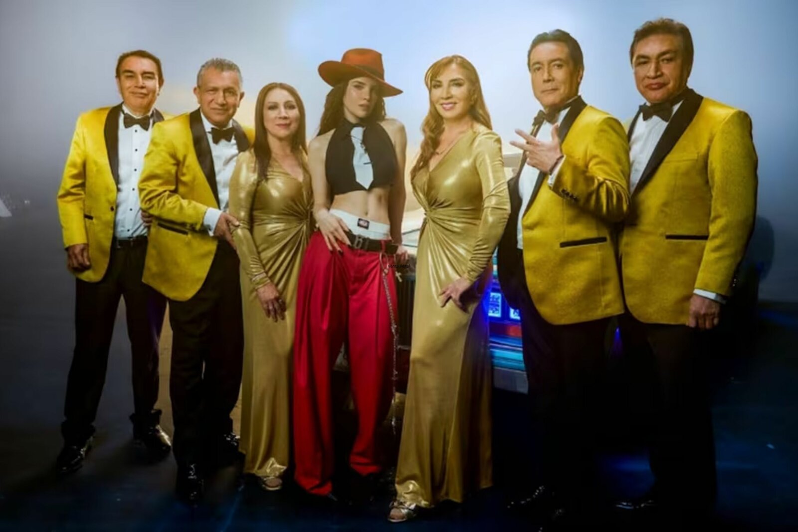 Belinda y Los Ángeles Azules lanzan “Por ella” rumbo al Mundial 2026
