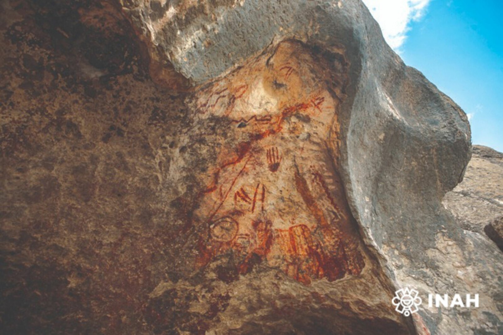 INAH inicia restauración de pinturas rupestres en Cuatro Ciénegas