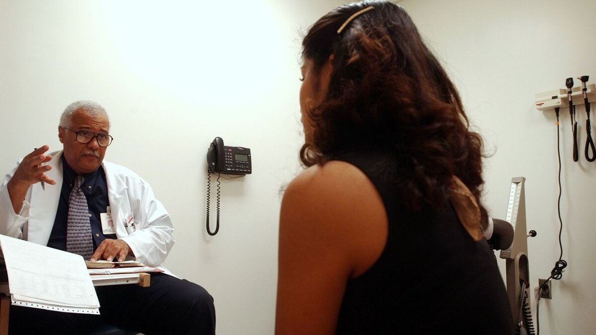 Los productos para la menopausia están en auge, pero médicos piden a las mujeres desconfiar