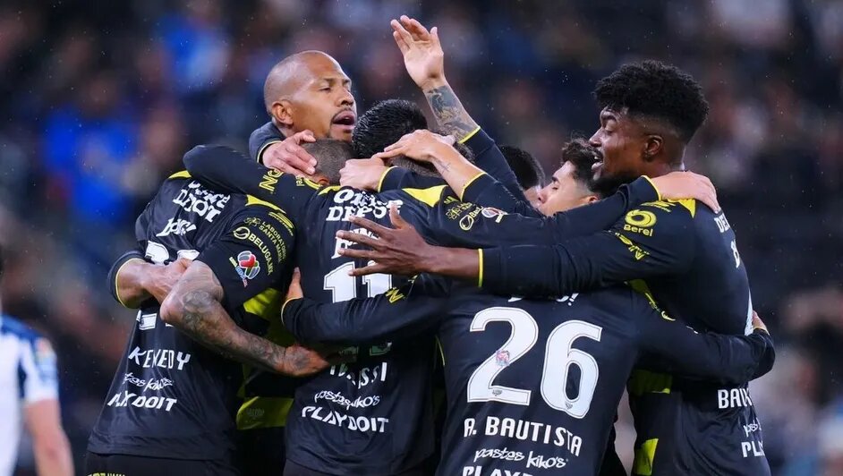 Pachuca remonta a Monterrey y lo deja al borde de la eliminación