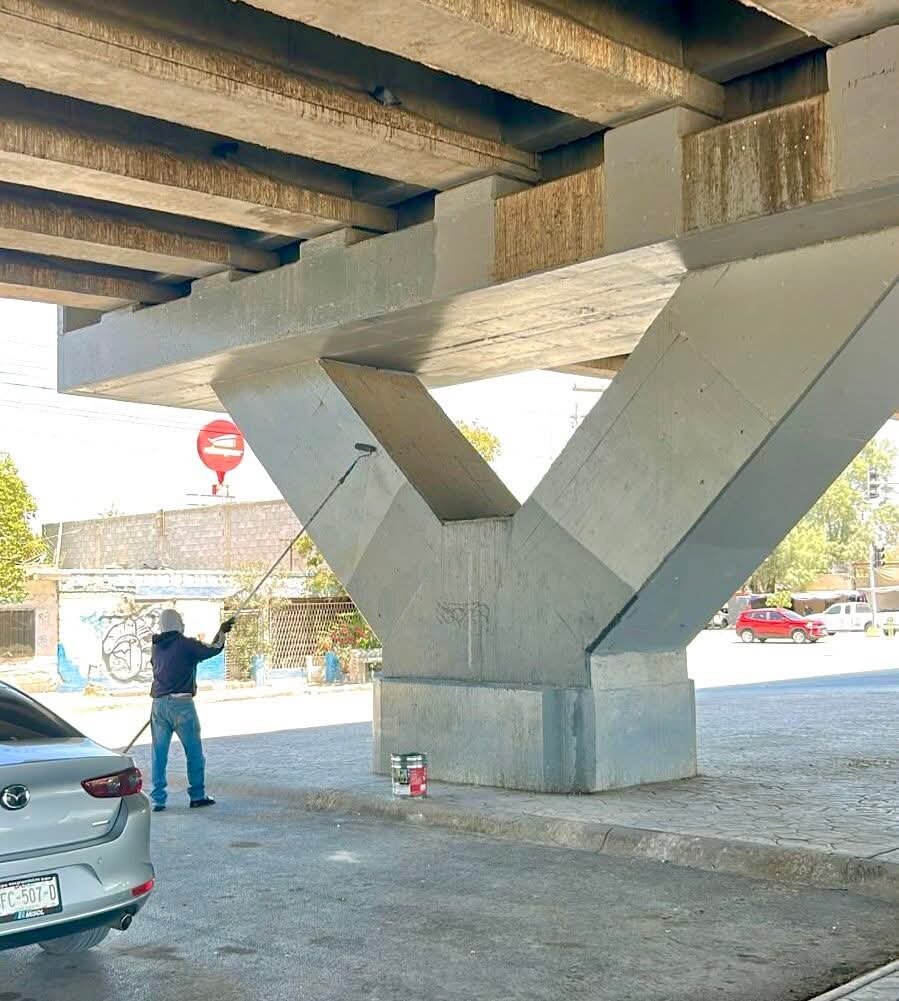 Realiza Obras Públicas mantenimiento en puentes de alta circulación