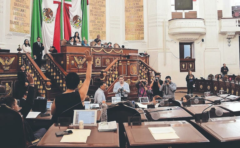 Diputados arrastran rezago de casi 89% en iniciativas federales