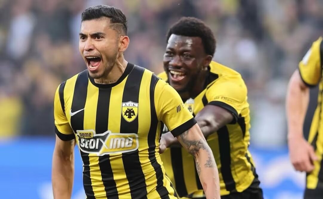 Orbelín Pineda brilla en victoria de AEK Atenas