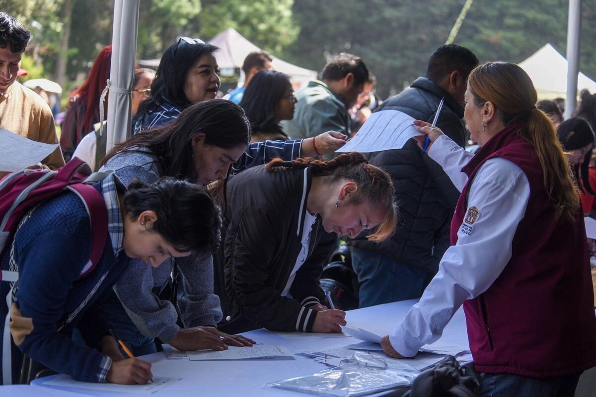 Retiros por desempleo en Afore suben 37% en marzo