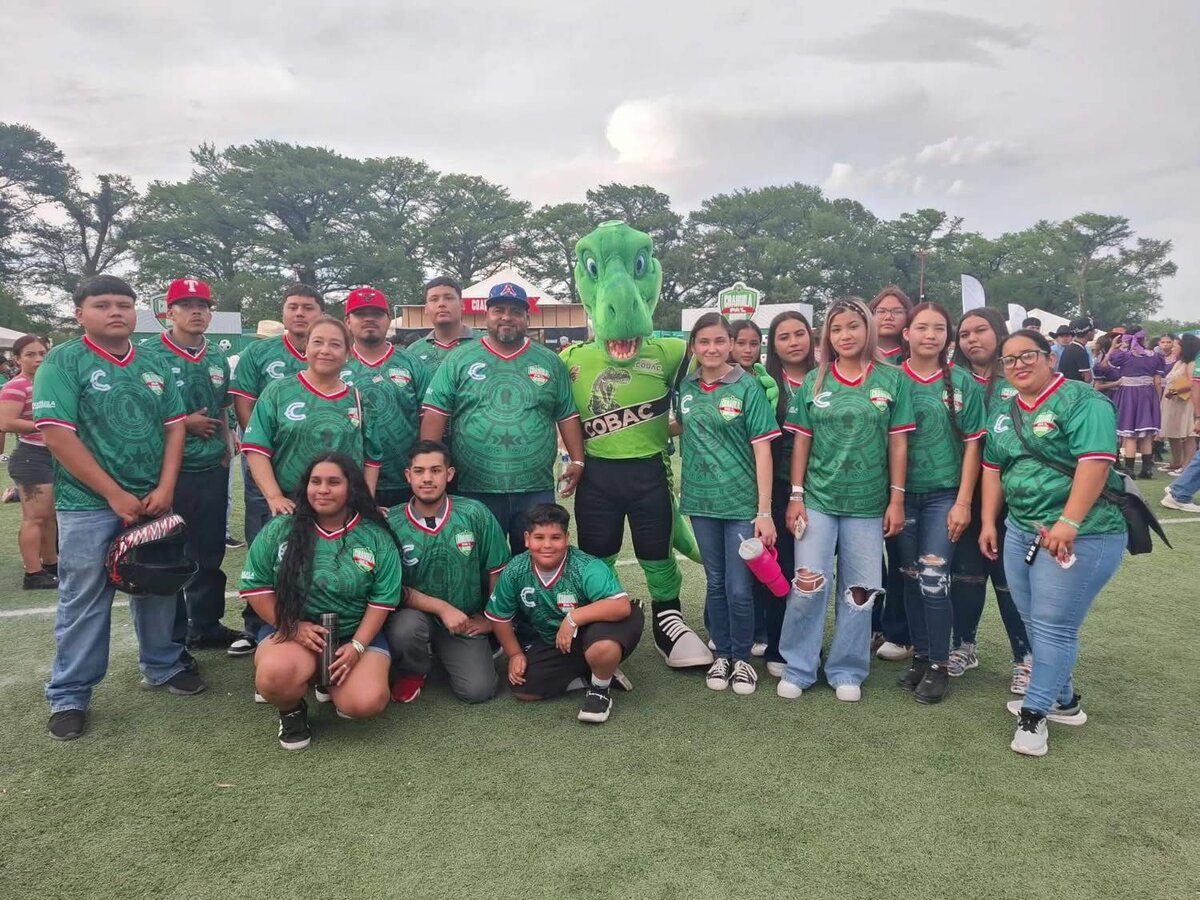 Alumnos del COBAC participaron en Caravana CoahuilaPalMundo 2026
