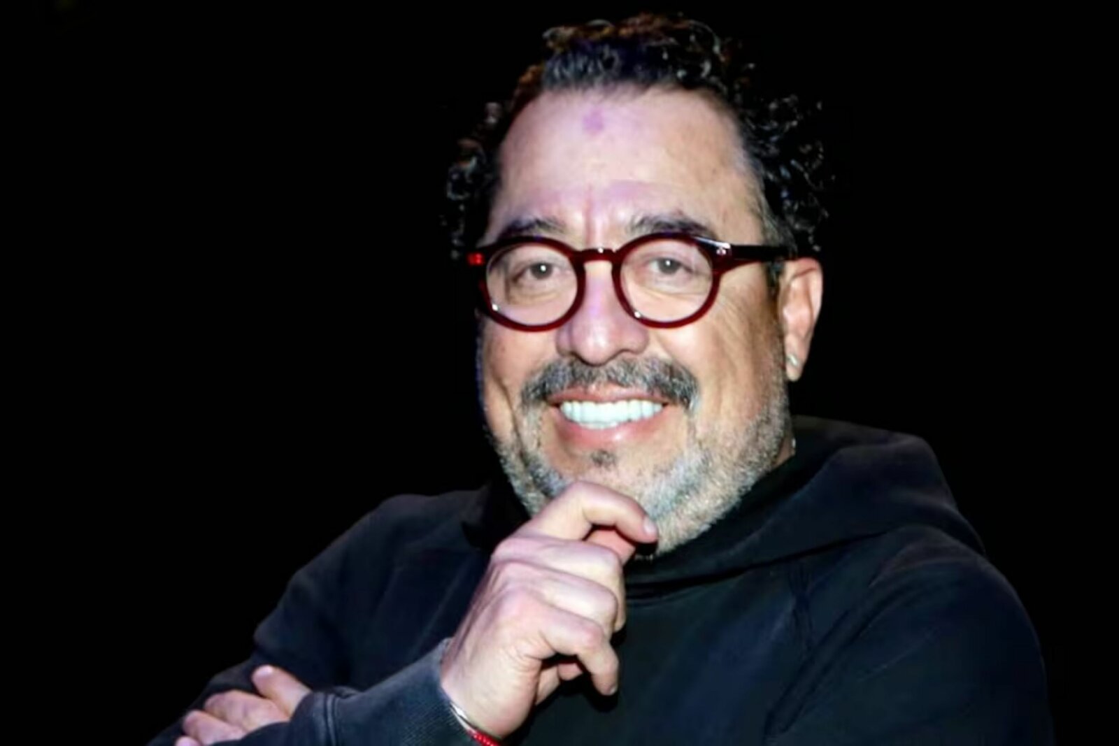 “El Borrego” Nava sufre parálisis facial por estrés; continúa trabajando