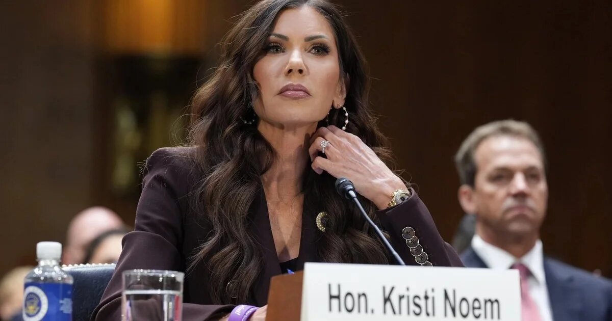 Sentencian a 3 años de cárcel a hombre por robo a Kristi Noem en EU