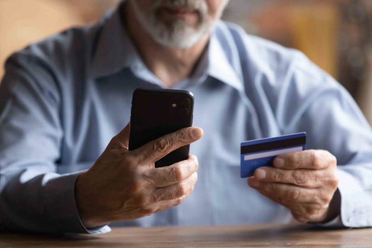 Silver economy transforma ahorro y consumo en adultos mayores