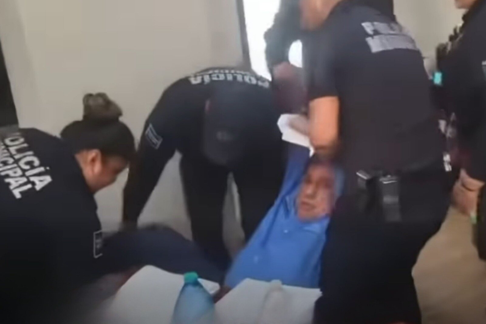 Retiran con fuerza pública a Lorenzo Menera de SIMAS en Piedras Negras