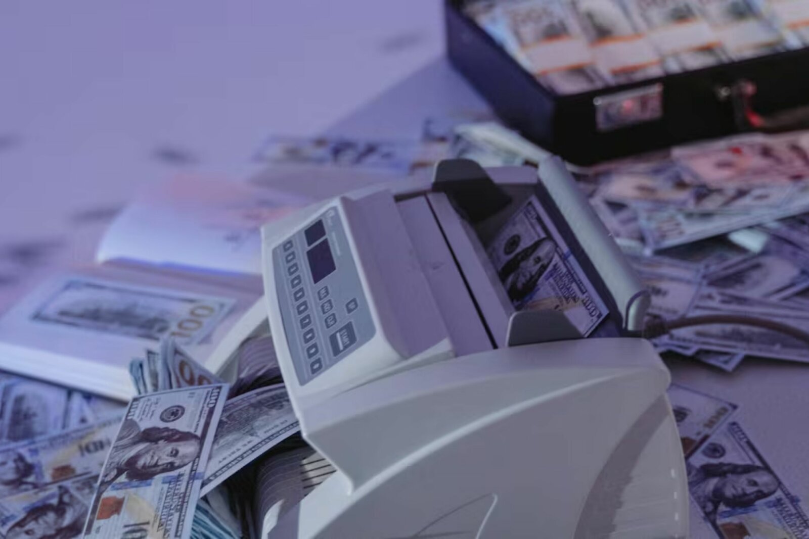 UIF refuerza cooperación con Italia y ONU contra lavado de dinero