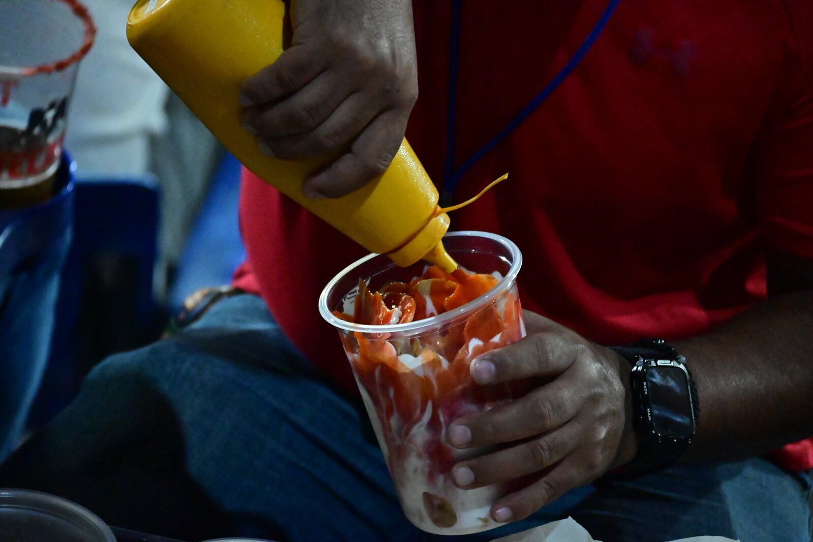 besibol: Entre antojos clásicos y sabores rápidos, la oferta gastronómica acompaña cada jugada
