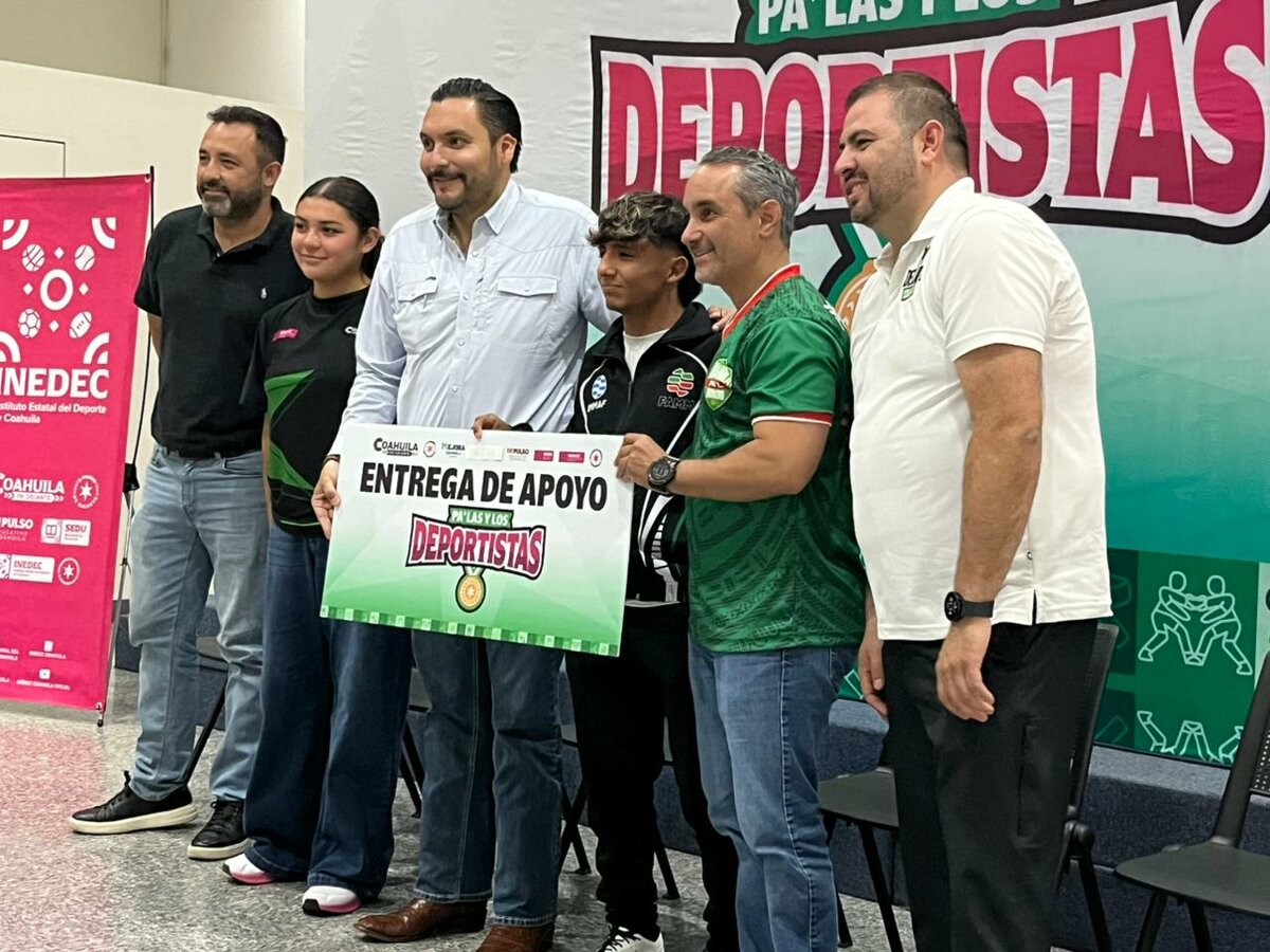 Entregan apoyos del programa "Mejora pa' las y los deportistas" en Monclova