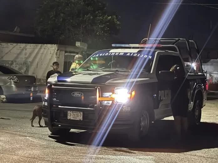 El ataque fue directo en su domicilio.  Un joven fue sorprendido y golpeado por un grupo de hombres que irrumpieron frente a su vivienda en plena madrugada,