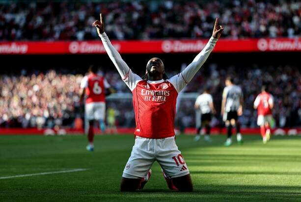 Arsenal vence 1-0 al Newcastle y recupera el liderato de la Premier League
