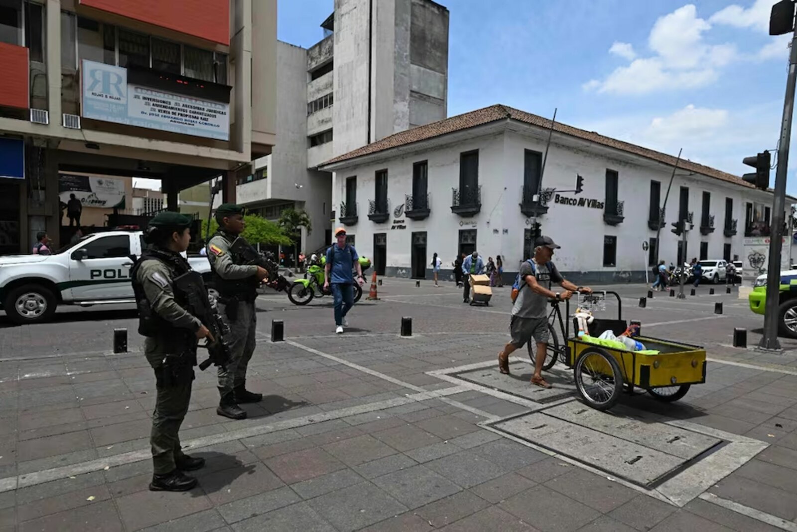 Sube a 20 el número de muertos por atentado en suroeste colombiano