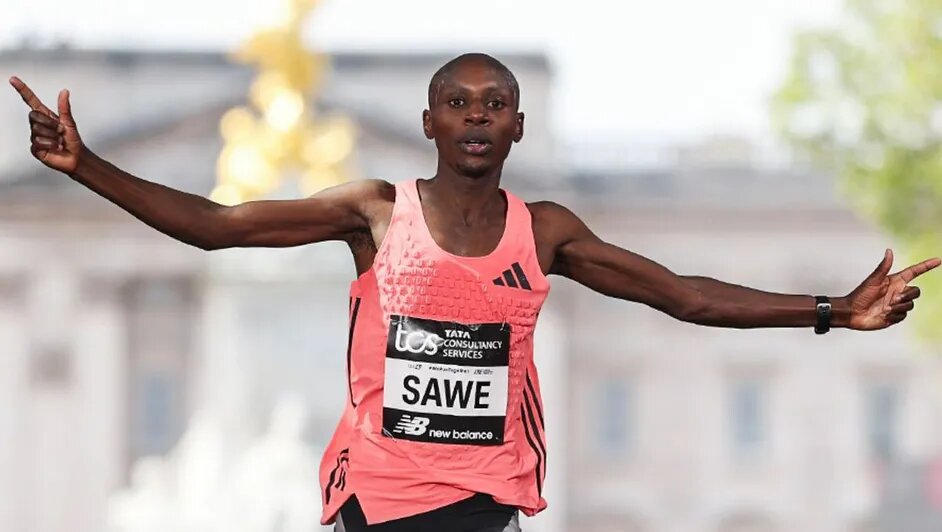 Sabastian Sawe bate el récord del mundo en maratón con 1:59:30 en Londres