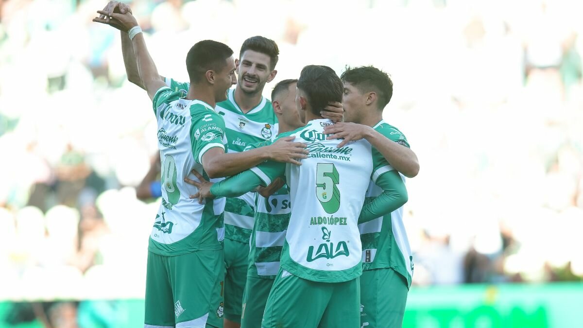 Santos golea 3-0 a Monterrey y Rayados cierra un torneo para el olvido