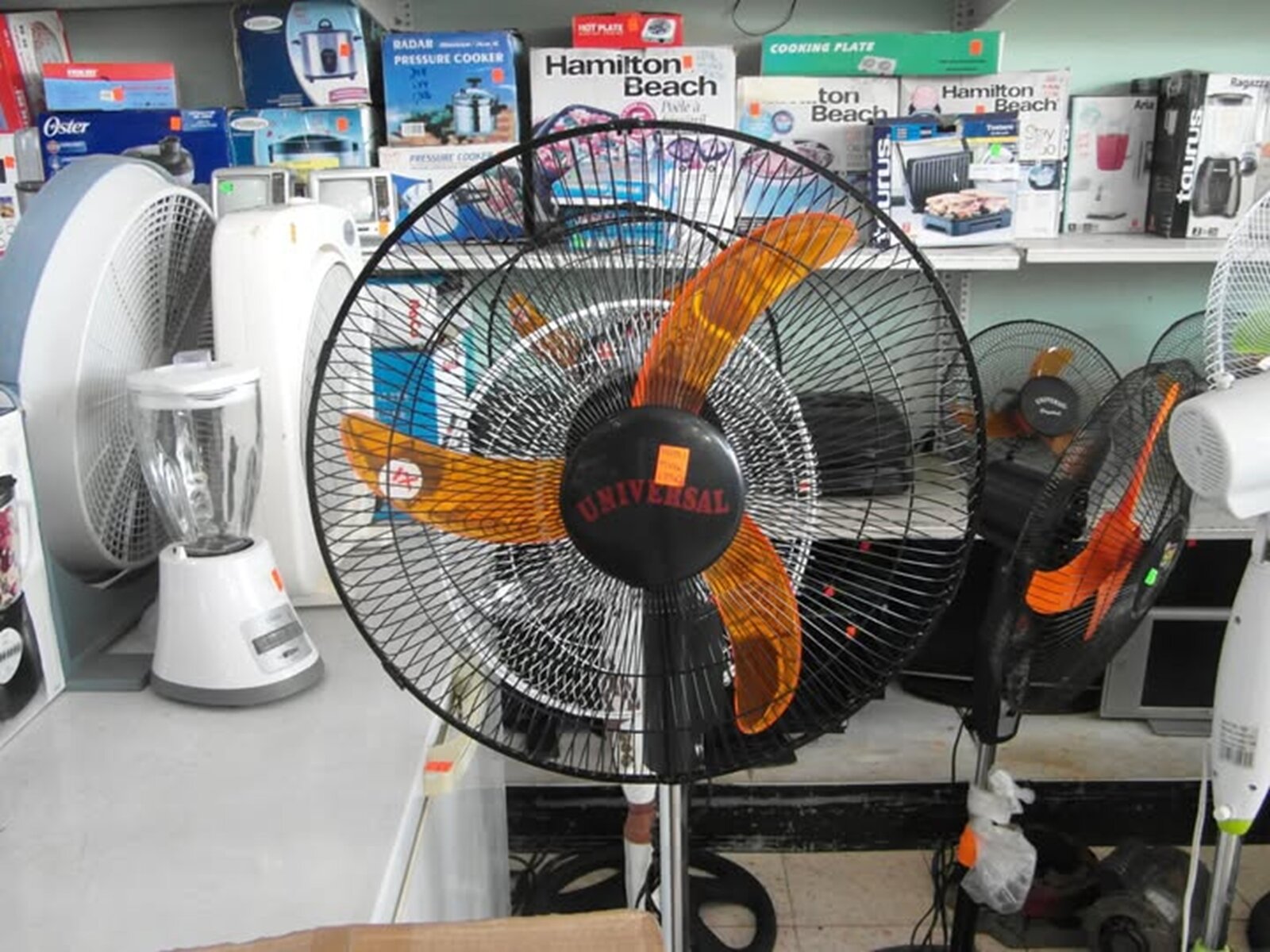 Altas temperaturas impulsan ventas de ventiladores y artículos acuáticos