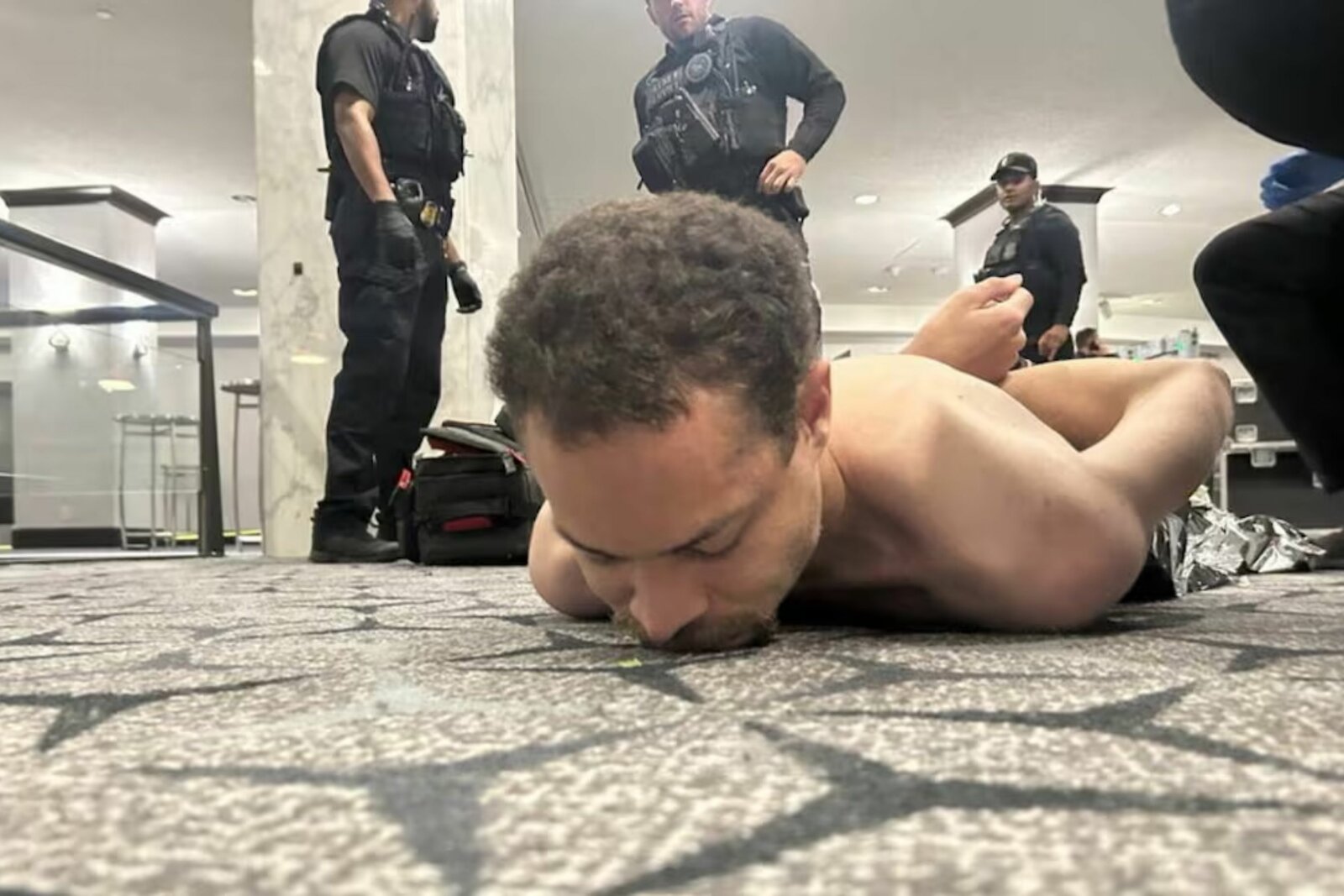 Acusan a hombre de intento de asesinato contra Trump en Washington; podría pasar su vida en prisión