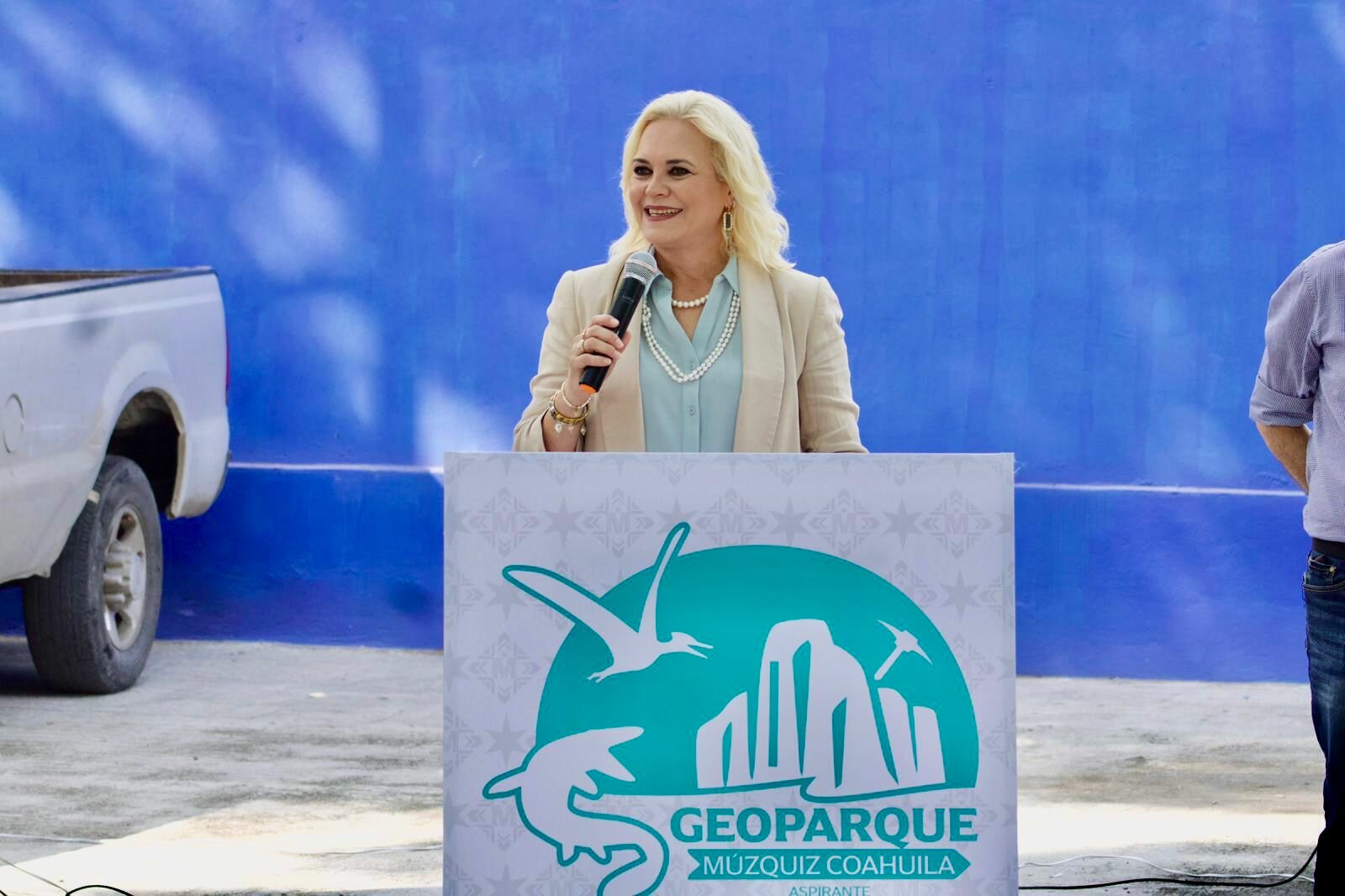 Rehabilitan primaria en Múzquiz con nueva malla sombra instalada