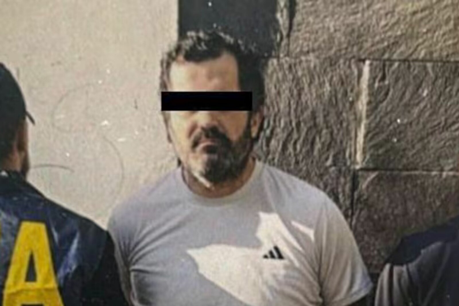 El excontralmirante Fernando Farías Laguna compareció ante un juez federal en Buenos Aires tras solicitud de extradición de México y pidió asilo político