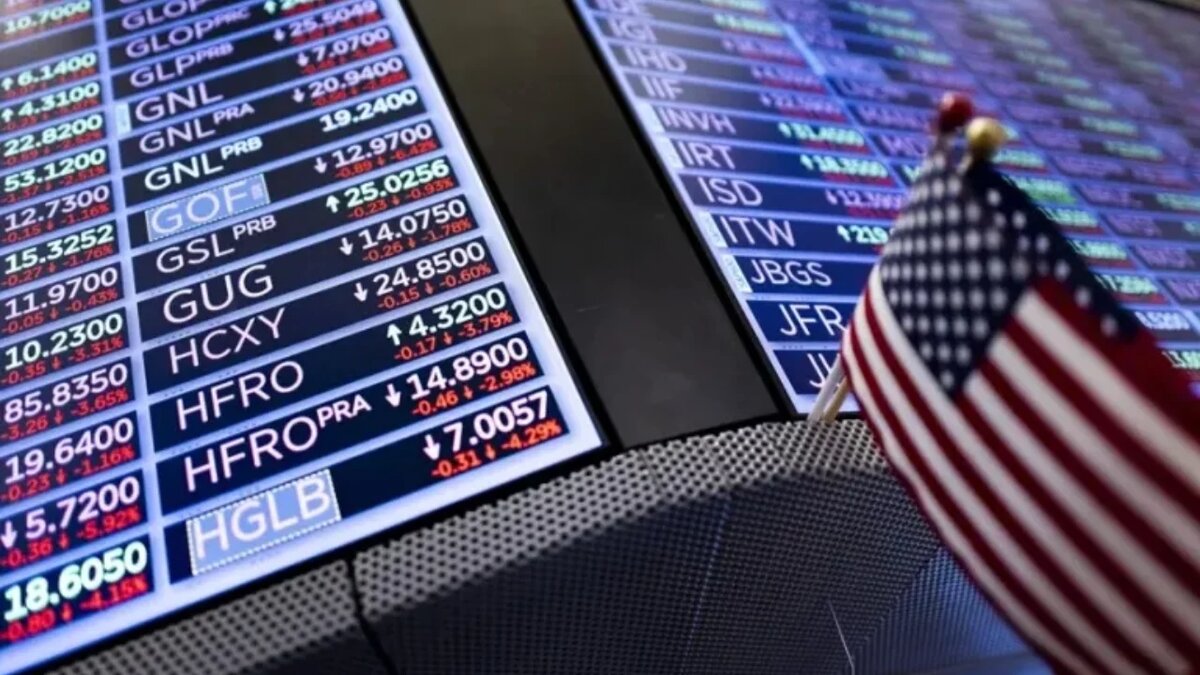 Wall Street cierra mixto ante tensiones y resultados tecnológicos
