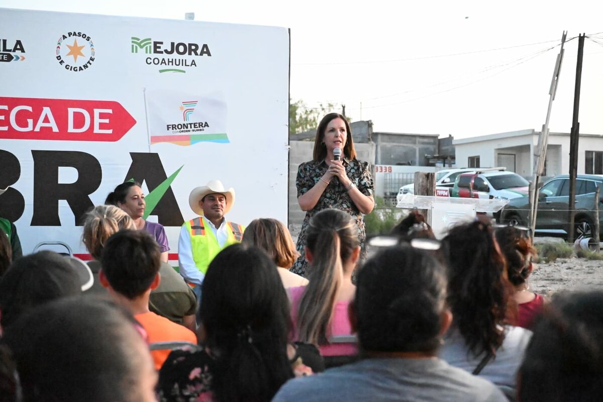 Para cumplir con el compromiso de impulsar la competitividad de la ciudad, la alcaldesa Sari Pérez Cantú encabezó la entrega de la obra de electrificación