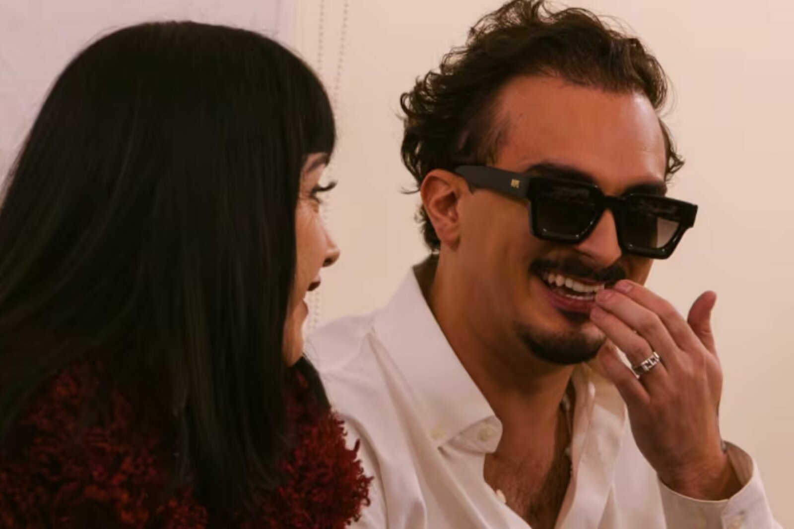 La cantante Susana Zabaleta y el comediante Ricardo Pérez celebraron dos años de relación con un mensaje emotivo compartido en redes sociales.  El conductor