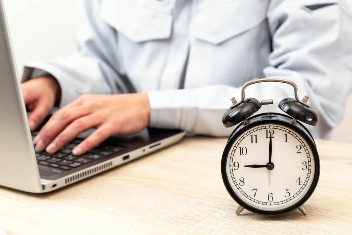 La reducción de la jornada laboral en México generará cambios en nómina, turnos y productividad, advierten especialistas durante un simposium en Guadalajara,