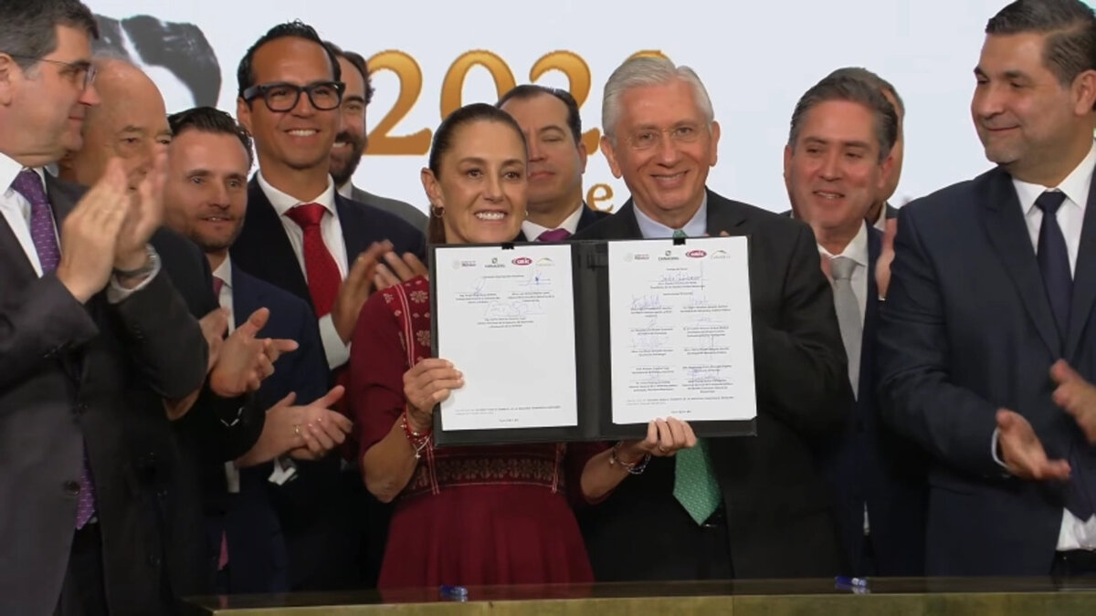 Gobierno y sector privado firman acuerdo para impulsar acero mexicano