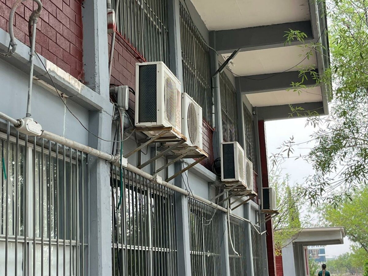 Escuelas limitan uso de clima para no quedarse sin luz