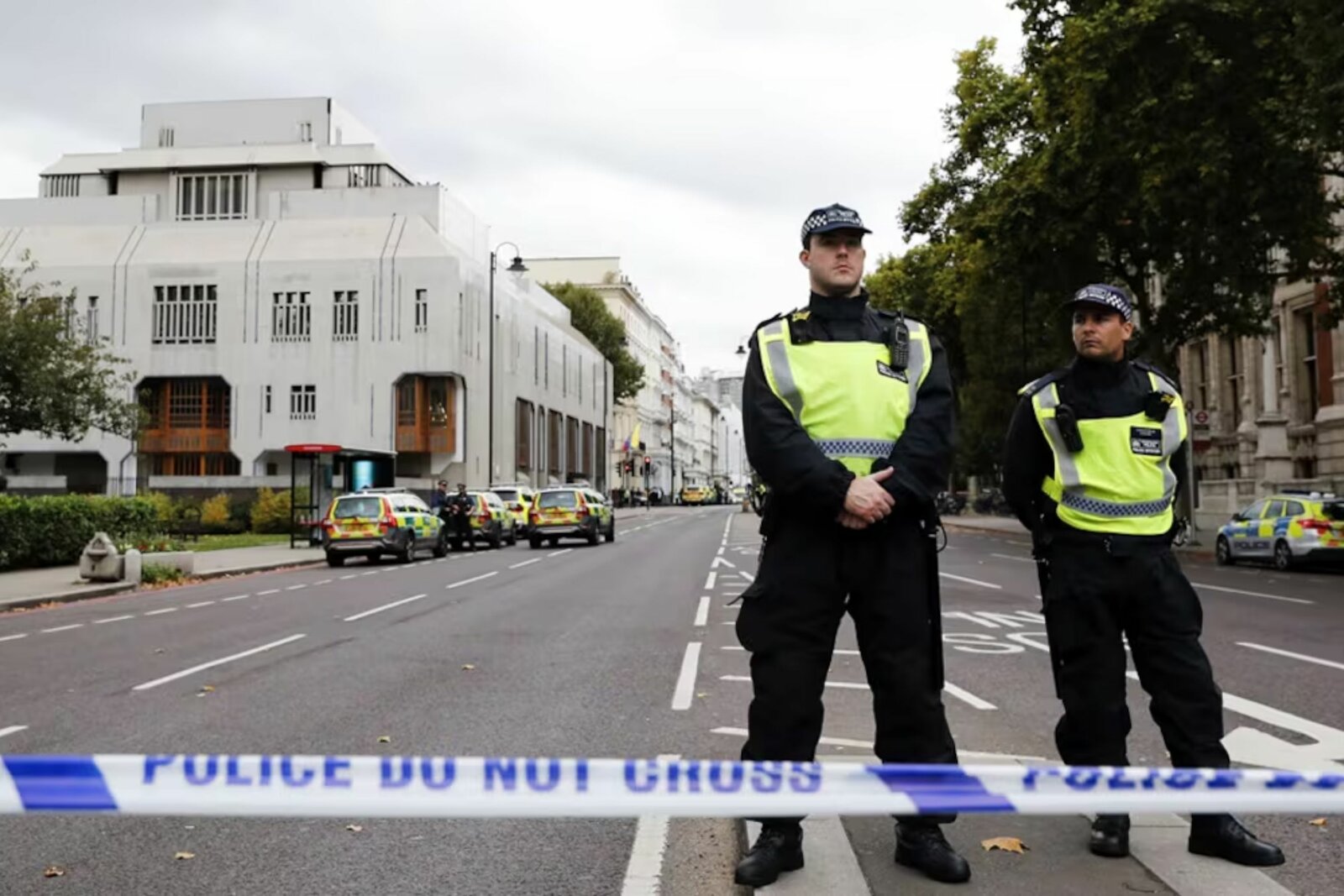 Apuñalamiento en barrio judío de Londres deja 2 heridos; investigan móvil terrorista