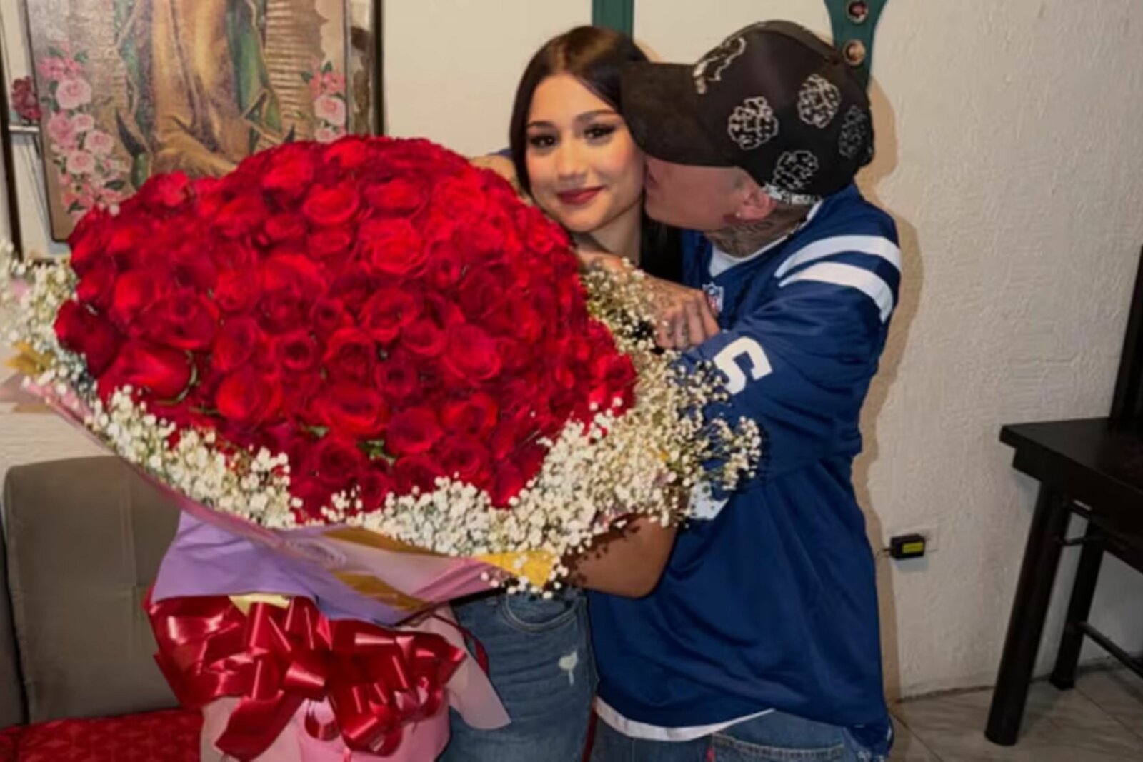 Santa Fe Klan presume romance con la boxeadora Camila “Magnífica” Zamorano