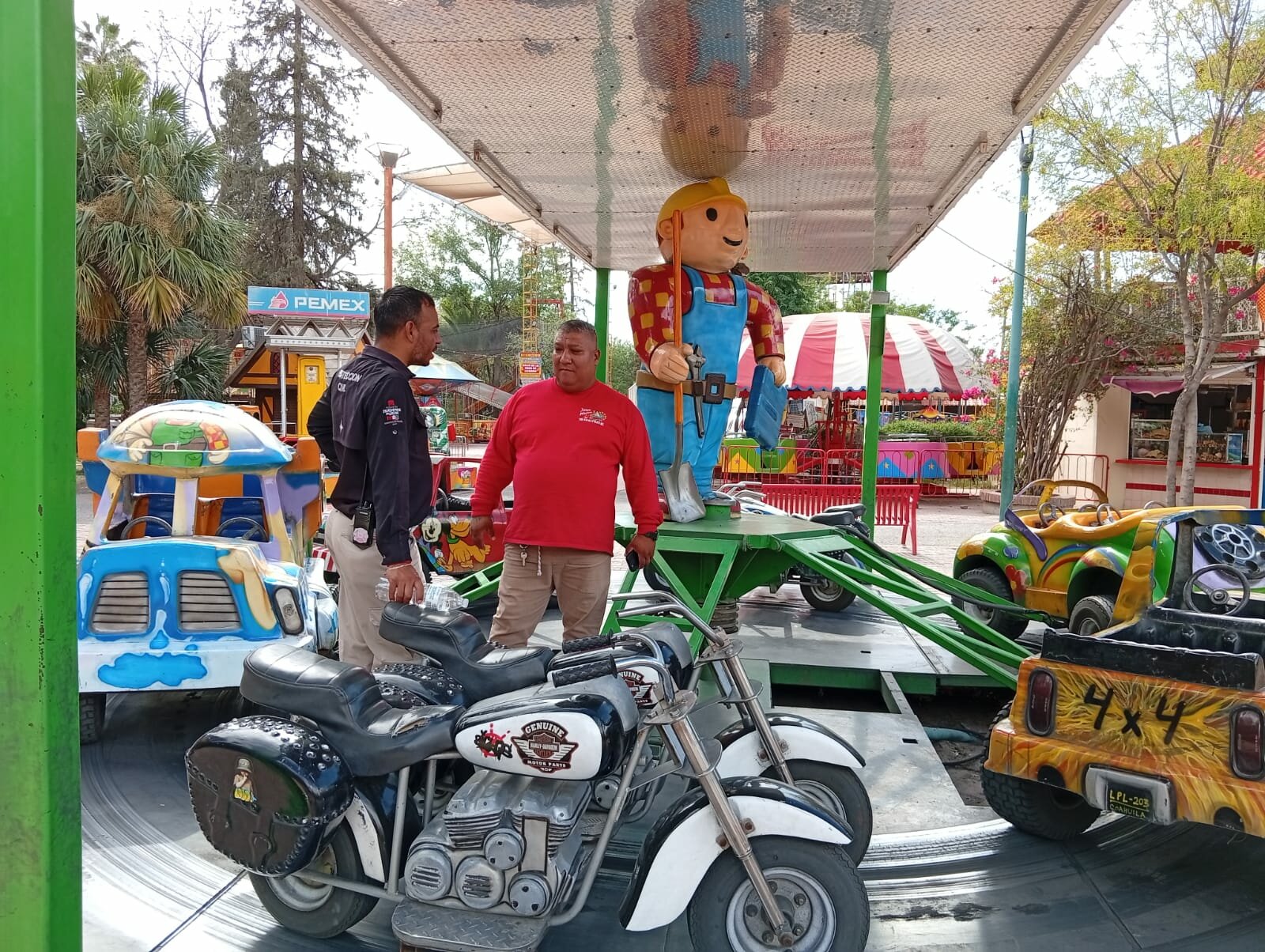 Protección Civil revisa juegos mecánicos en plazas públicas