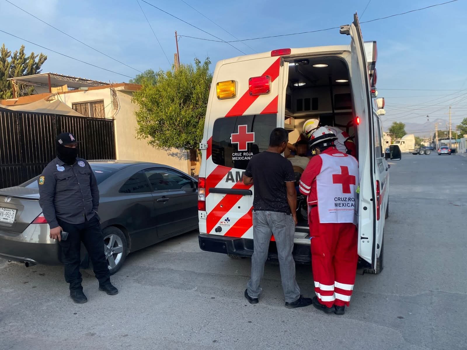 Se dispara en el pecho con pistola industrial en taller de Saltillo