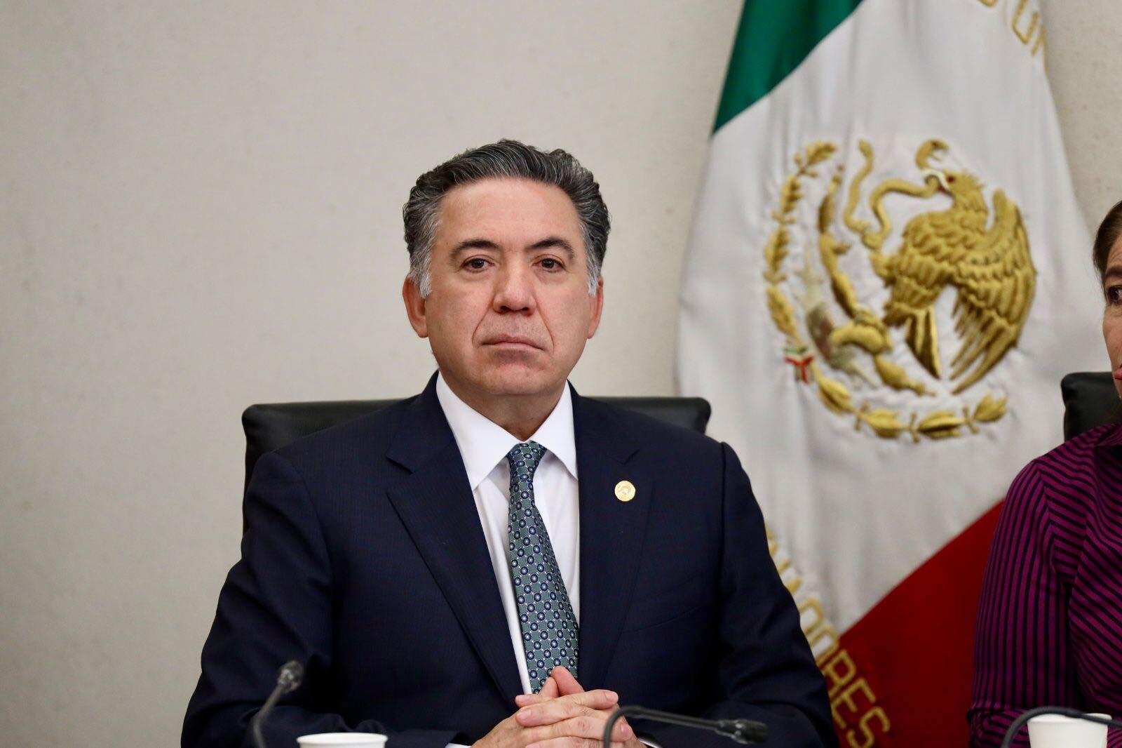 Enrique Inzunza abandona el Senado tras acusaciones de narcotráfico